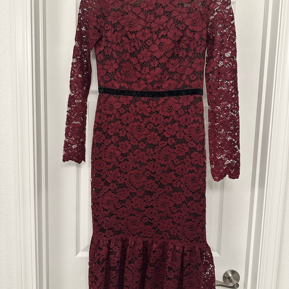 Maggie London Elegant Burgundy Midi Lace Sheath Dress